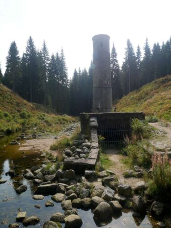 Protržená přehrada