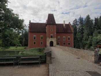 Zámek Červená Lhota