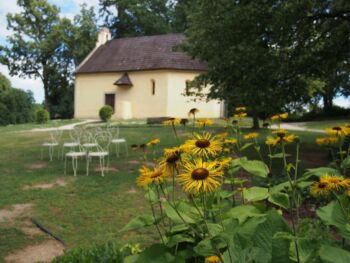 Zámek Červená Lhota