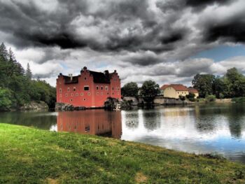 Zámek Červená Lhota